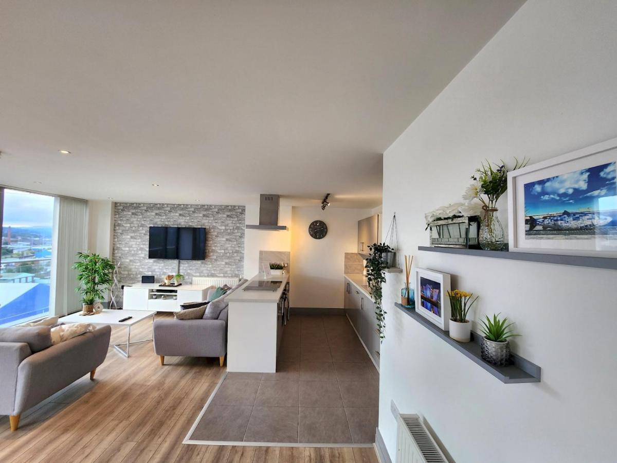 Pass The Keys Stunning Penthouse With Balcony Sunset Views Apartment Belfast Exterior photo